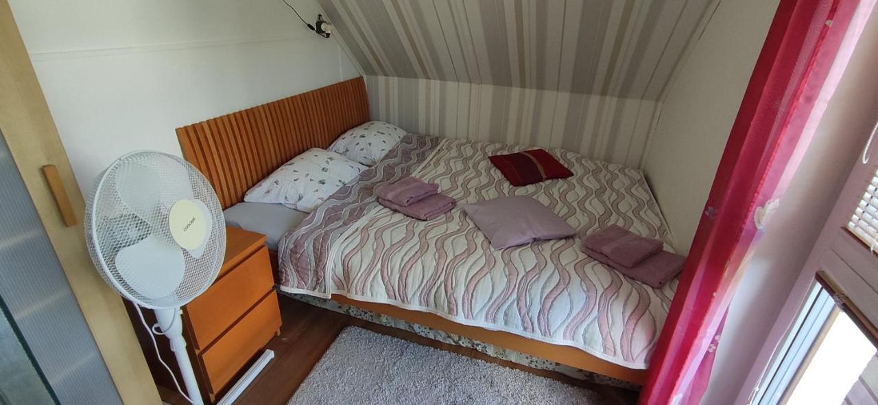 Chata Mareček - v lesní osadě u řeky Lužnice Skalice Exterior foto